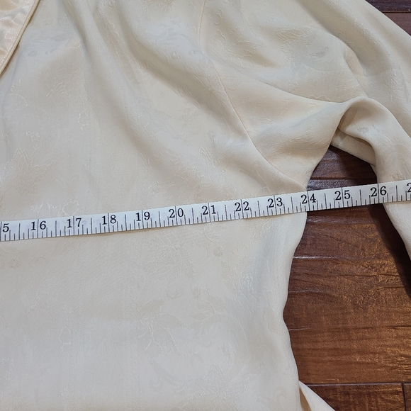 Vtg Victoria Secret Gold Label Satin Modest Tie Floral Cream Robe Womens P(XS)/S - Picture 10 of 11